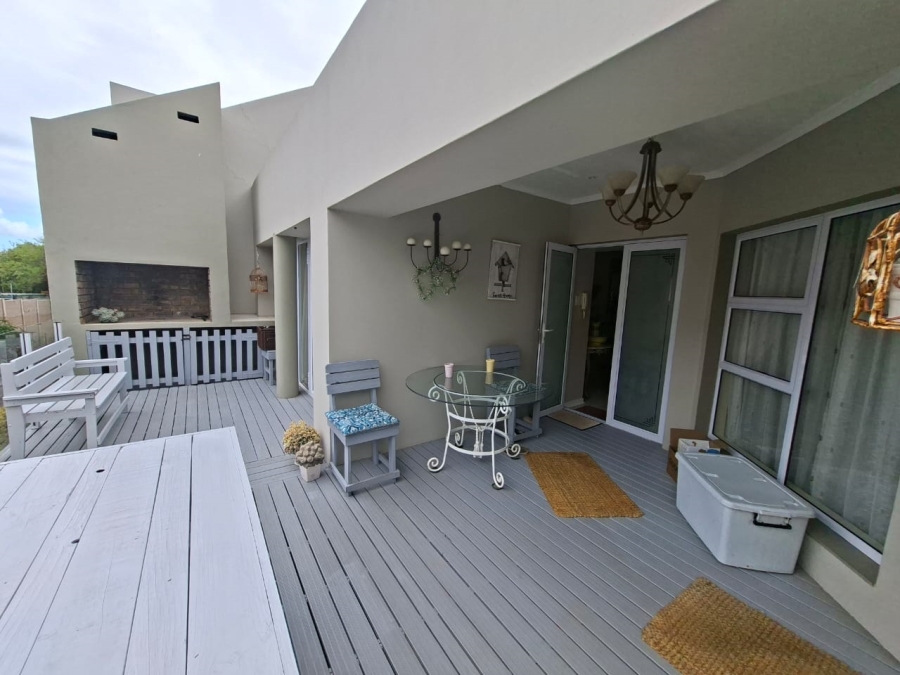 4 Bedroom Property for Sale in Hartenbos Central Western Cape